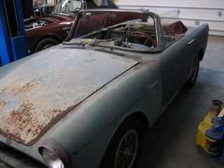 Illustration for article titled For $17,500, This 1965 Sunbeam Tiger Wants To Leave A Streak